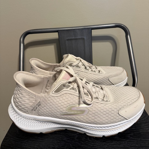 Skechers Hands Free Slip-Ins Go Run Women’s 9 Beige NTPK Walking Sneakers 128615 - Picture 7 of 16